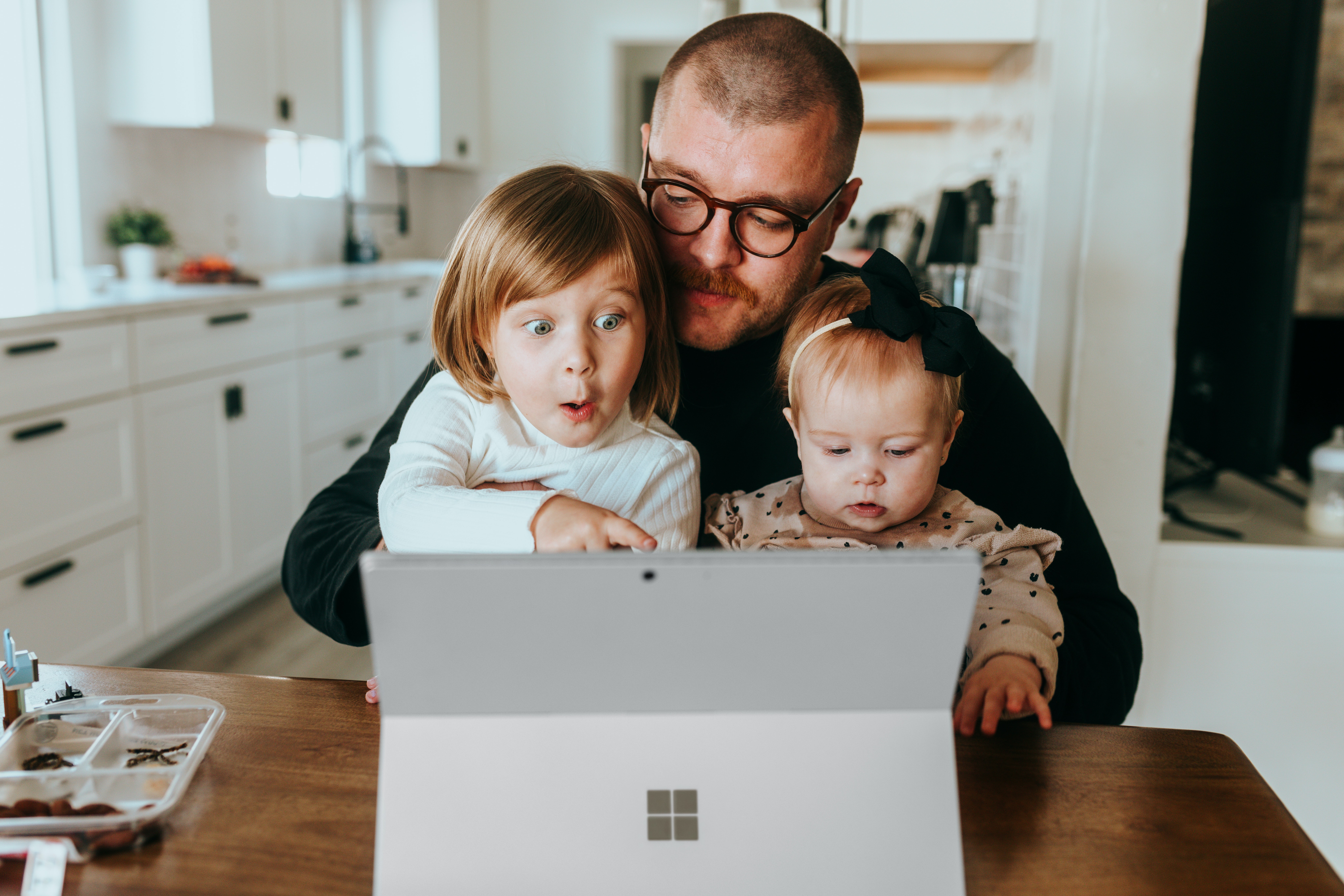 surface-OaD5um45Cik-unsplash